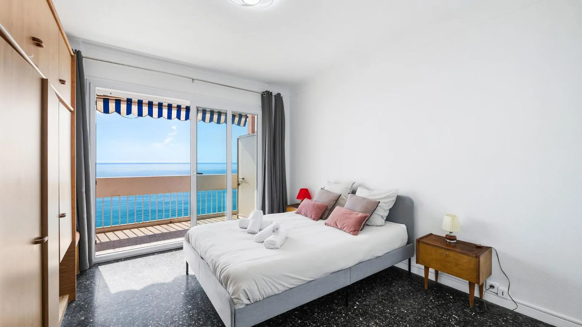 Appartement Le Panorama -Vue Exceptionnelle - Dernier Etage - Front De Mer Menton