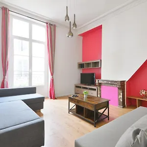 https://appartement-quartier-place-des-vosges.fr-paris.fr